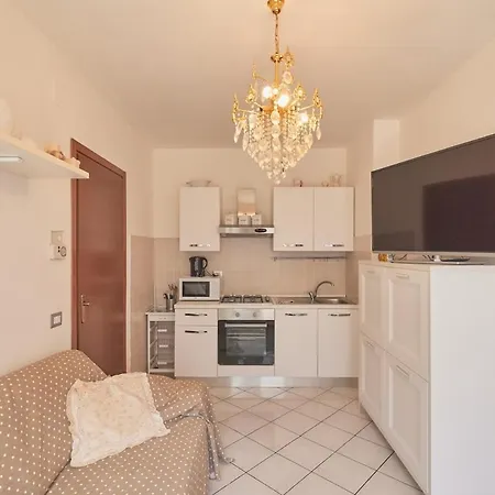 Am16 - Spazioso Vicino Stazione شقة